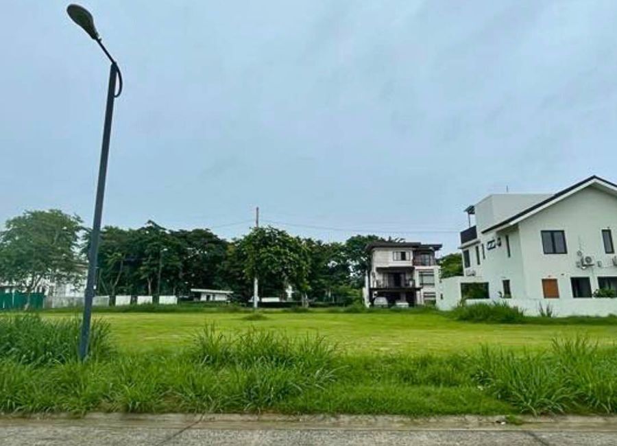 Nuvali Boulevard, Canlubang, Calamba, Laguna