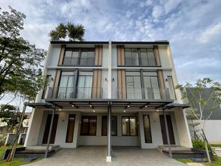 RUMAH 3 LANTAI TERMURAH ANZA MALIBU VILLAGE