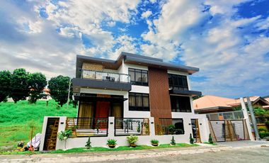 FOR SALE: Luxury House and Lot in Manila Southwoods Golf and Country Club