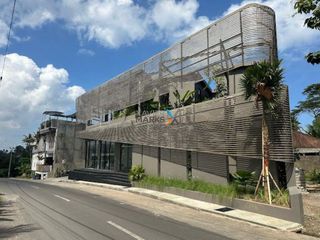 Dijual Bangunan Komersial, Rumah Usaha, Ruko di Poros Jalan Pantai Nyanyi, Br. Beraban, Tabanan, Bali