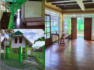 Dijual Vila cantik di jalan Solo Tawangmangu siap huni