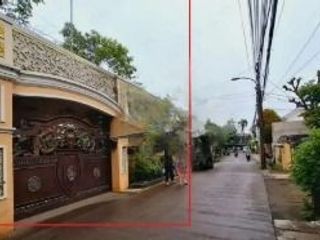 Dijual via lelang Rumah keren di pasar rebo jakarta timur