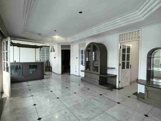 Dijual Cepat Rumah 3lt cocok untuk kost di Gajah Mada
