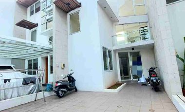 Dijual Rumah Bagus Siap Huni di Discovery Bintaro Jaya