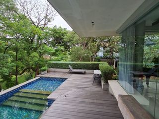Dijual Rumah Hoek Mewah PIK Lotus Palace 3 Lantai + Basement + Swimming Pool !