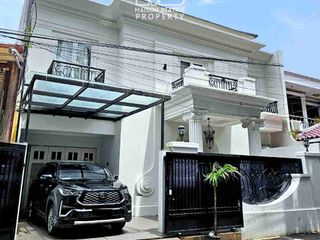 DIJUAL RUMAH MEWAH DG MODERN CLASICC DG PRIVAT POOL & GYM, TEBET JAKARTA SELATAN