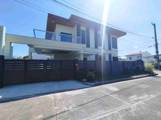 CORNER HOUSE IN PALLAS ATHENAS