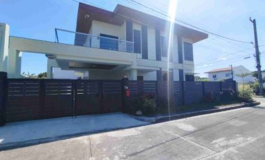CORNER HOUSE IN PALLAS ATHENAS