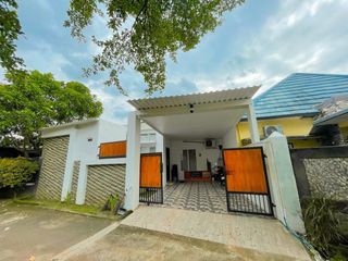 Rumah di kompleks perumahan Sayang-sayang Mataram