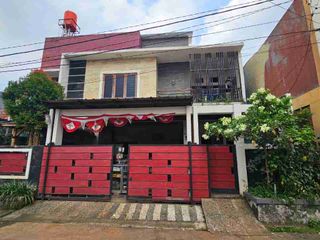 Di jual rumah siap huni 3 lantai