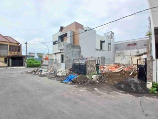 Tanah Cocok dibangun Kost Eksklusif. Kanan Kiri sudah dibangun Kost.