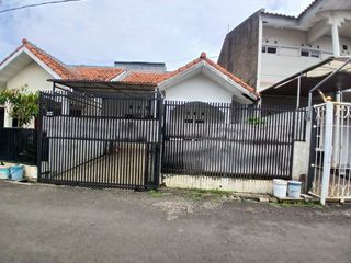 TURUN HARGA Rumah SHM nyaman siap huni di Komplek Graha Antapani Asri