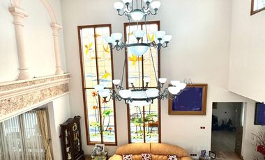 RUMAH MEWAH KONDISI PRIMA KEBAYORAN LAMA LOKASI STRATEGIS & ASRI LENGKAP KOLAM RENANG, TAMAN, BALKON SHM
