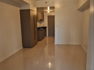 Rent to own! Mandani Bay studio plus with balcony (flexible payments)