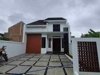 RUMAH 3 KAMAR TIDUR CARPORT LUAS HANYA 400JTAN DI TENGAH KOTA BANDAR LAMPUNG