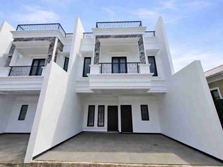 di jual rumah mewah lokasi strategis di kebagusan jakarta selatan