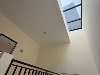 disewakan rumah 2 lantai di teluk gong