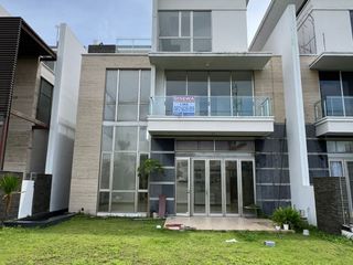 Disewa View Golf Rumah Golf Island Mozart 3lantai Uk 420m2 at Jakarta Utara