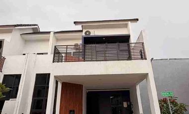 dijual rumah 2 lantai 4 kamar tidur lokasi strategis di karawaci tangerang