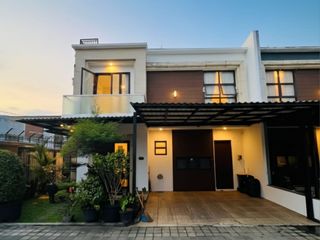 DIJUAL RUMAH MEWAH AREA JAKARTA SELATAN