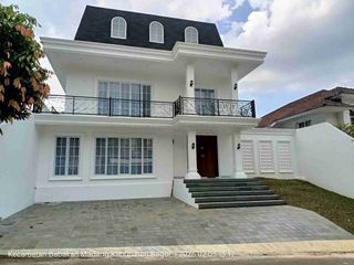Dijual 1 Unit Rumah baru kolam renang cluster depan Sentul city Bogor
