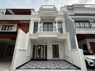 Rumah Mewah 3 Lantai Siap Huni  Di Jagakarsa, Jakarta Selatan
