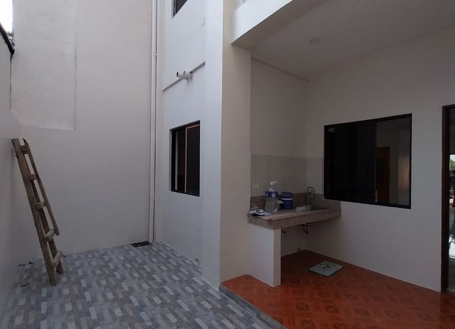 Village East Avenue, Village East Executive Homes, Muntingdilaw, Antipolo, Rizal image 3