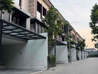 Rumah 3 Lantai Siap Huni Termewah di Andara Cilandak Jakarta Selatan.