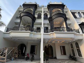 Rumah 3 Lantai Eksklusif di Jagakarsa Jakarta Selatan