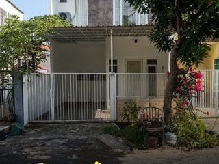 Brand New House in East Ploso, Surabaya, Ready to Move In, Well-Maintained