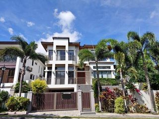 For Rent/Lease: Modern Semi-Furnished 5 Bedrooms House and Lot in Ayala West Grove,Silang
