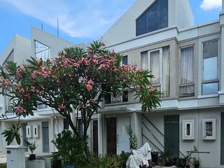 Dijual Lelang Rumah Grand Pakuwon Tandes Surabaya Dekat Food Junction