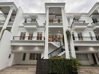 Rumah Eksklusif 4 Lantai Rooftop di Kawasan Prestisius Cilandak, Jakarta Selatan.