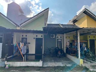 Rumah Dijual di Siap Huni Di Kawasan Asri, Tanah Luas di Pamulang, Tangerang Selatan