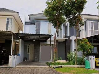 SEWAKAN RUMAH 2 LT , SIAP HUNI ,DI WBM CLUSTER DU LOUVRE SURABAYA