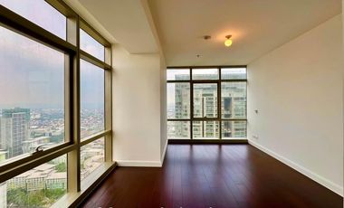 For Sale: Corner 2 Bedroom unit with Parking Slot in West Gallery Place,BGC