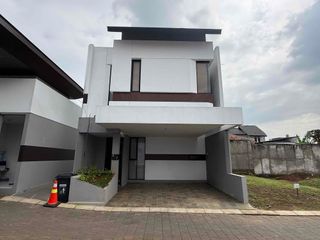 Rumah Mewah 2 Lantai Modern di Bojongsari, Kota Depok