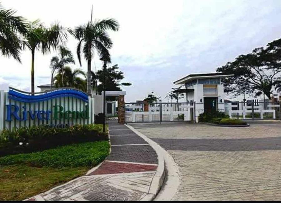 Rizal Boulevard, Malusak, Santa Rosa, Laguna image 2
