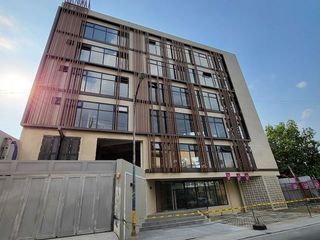 Office Building For Sale in Mandaluyong City