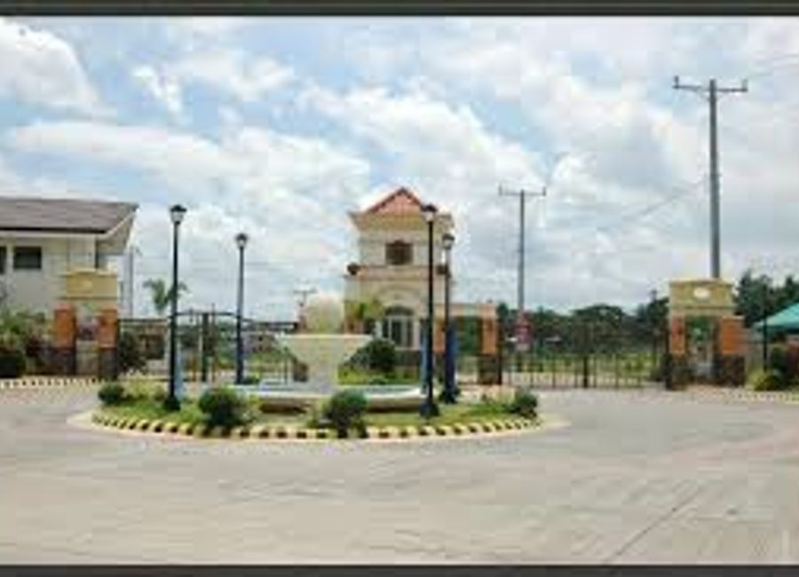 Metrogate Spring Meadows 5 bedrooms fully furnished for sale in Bulacan ...
