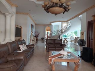 Dijual Cepat Rumah Mewah di Pantai Mutiara Jakarta Utara, Siap Huni Full Furnish