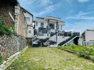 Rumah Tinggal 2 lantai SHM nyaman siap huni di Cihanjuang Rahayu – Kab. Bandung