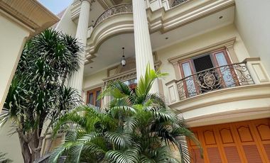 FOR SALE RUMAH 3,5 Lantai di PIK 1 Full Furnished Full Marmer