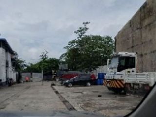 Lot with warehouse and Parking accessible to Trucks For Sale at Malabon