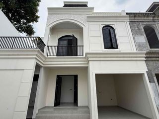 Rumah Classic Siap Huni Cinere Depok
3 Lantai + Rooftop  Termurah Start 2 Miliar