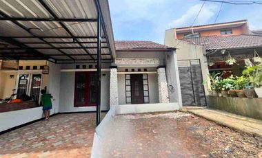Di jual rumah bagus 1 lantai 2 kamar tidur lokasi di perumahan taman sari puri bali sawangan depok