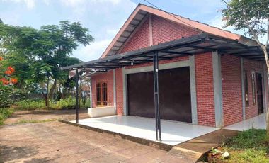 Rumah plus warung,sisa tanah luas Cilembu