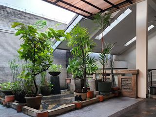 Rumah 3 Lantai 11 Kamar Tidur di Pondok Indah Design Modern Minimalist