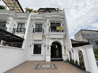 Rumah Mewah 3 Lantai + Rooftop Termurah di Jagakarsa Jakarta Selatan