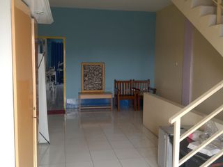 Ruko Bagus, Trategis, 2 1/2 lantai, Tempat parkir luas, di parakan Pondok benda.Pamulang